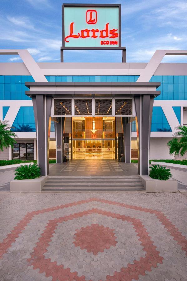 Lords Eco Inn Morbi Exterior foto