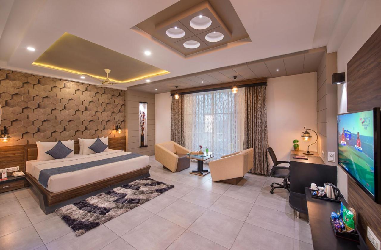 Lords Eco Inn Morbi Exterior foto